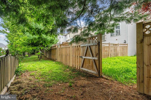 1943 CROSSING STONE CT, Frederick, MD 21702