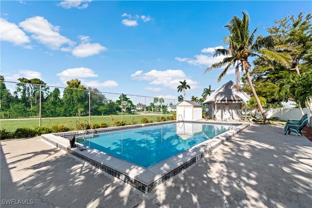 4403 Lake Heather CIR, St James City, FL 33956