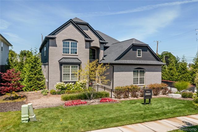 2113 Kohli Drive, Troy, MI 48083
