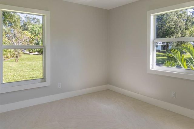 5740 36th Place, Vero Beach, FL 32966
