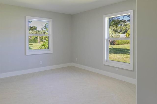 5740 36th Place, Vero Beach, FL 32966