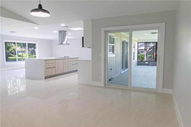 5740 36th Place, Vero Beach, FL 32966