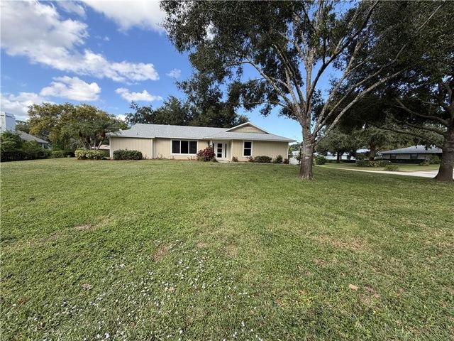5740 36th Place, Vero Beach, FL 32966