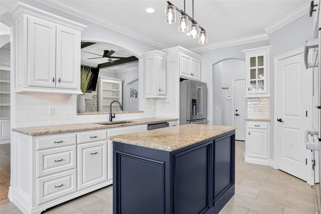 800 Tacoma Bridge Court, Edmond, OK 73034
