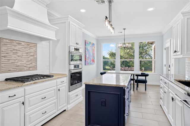 800 Tacoma Bridge Court, Edmond, OK 73034
