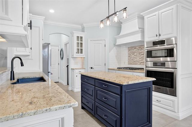 800 Tacoma Bridge Court, Edmond, OK 73034