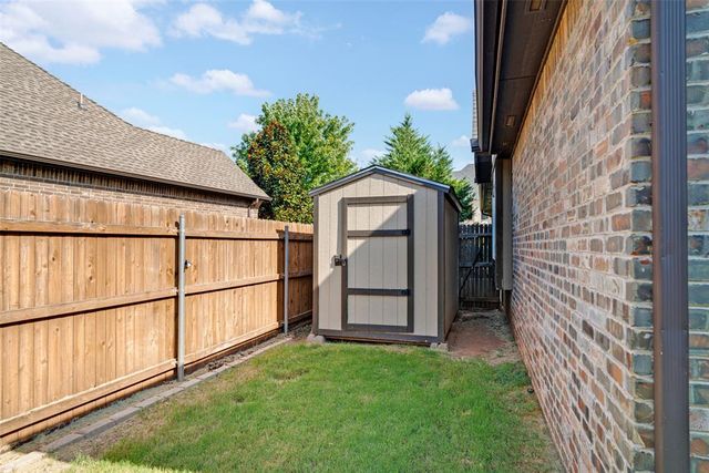 800 Tacoma Bridge Court, Edmond, OK 73034