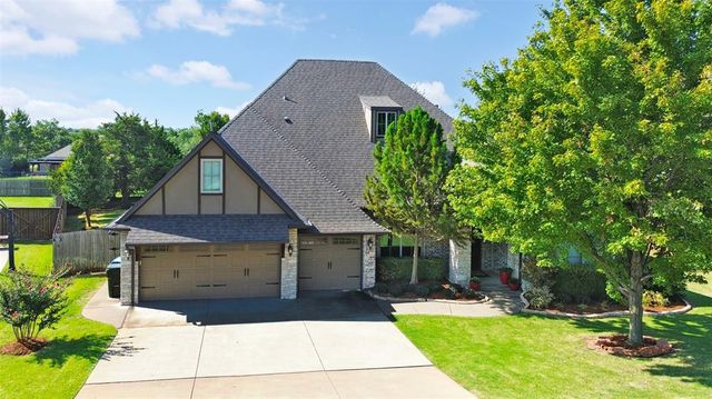 800 Tacoma Bridge Court, Edmond, OK 73034
