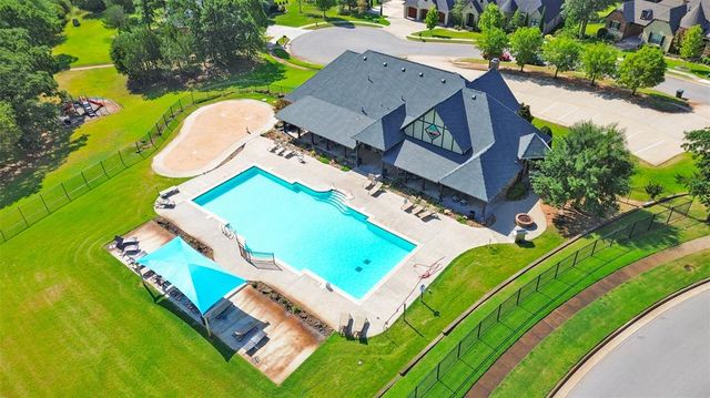 800 Tacoma Bridge Court, Edmond, OK 73034