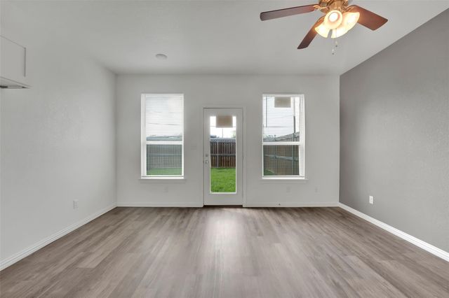 1608 Ash Crescent Street, Fort Worth, TX 76104