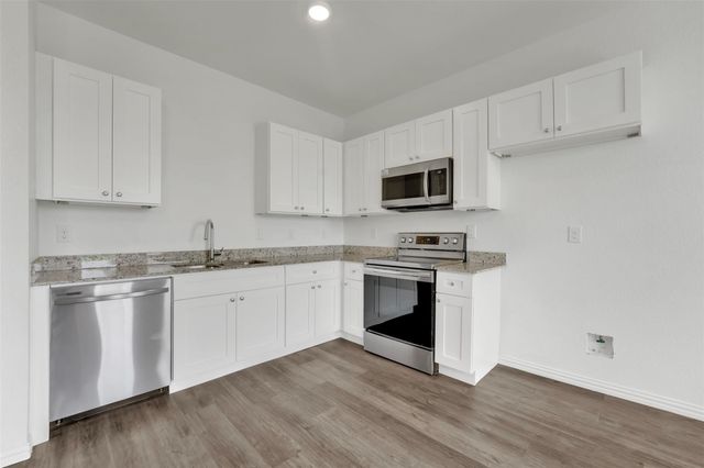 1608 Ash Crescent Street, Fort Worth, TX 76104