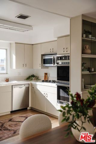 6251 Coldwater Canyon Avenue 310, Valley Glen, CA 91606