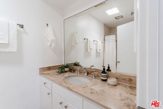 6251 Coldwater Canyon Avenue 310, Valley Glen, CA 91606