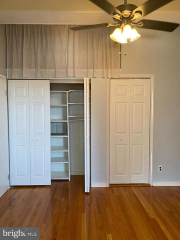 1010 Race St Apt 8H, Philadelphia, PA 19107
