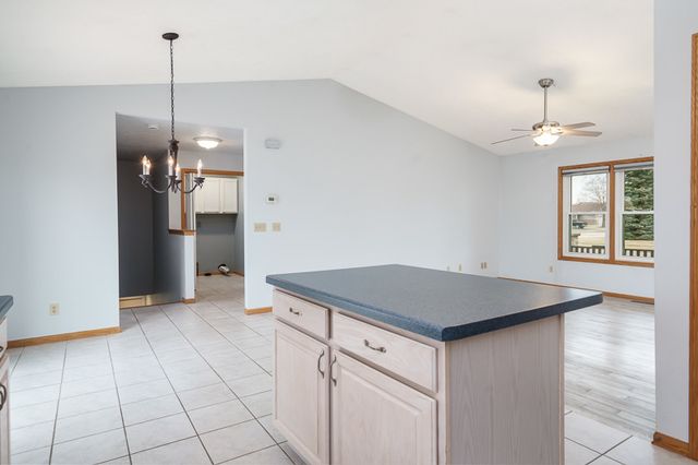 212 ROYAL Avenue, Belvidere, IL 61008