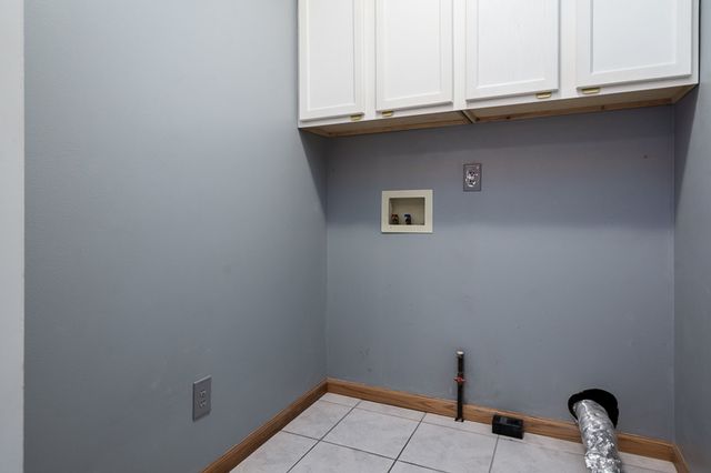 212 ROYAL Avenue, Belvidere, IL 61008