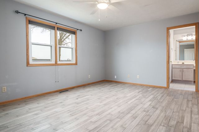 212 ROYAL Avenue, Belvidere, IL 61008