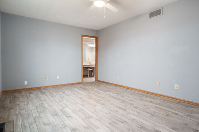 212 ROYAL Avenue, Belvidere, IL 61008