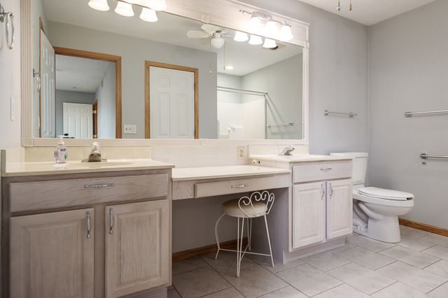 212 ROYAL Avenue, Belvidere, IL 61008