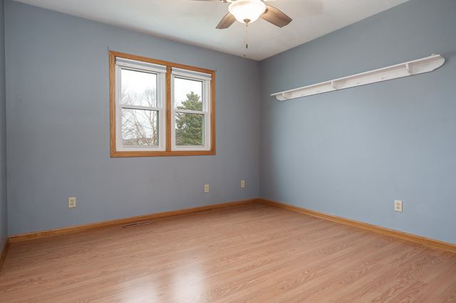 212 ROYAL Avenue, Belvidere, IL 61008