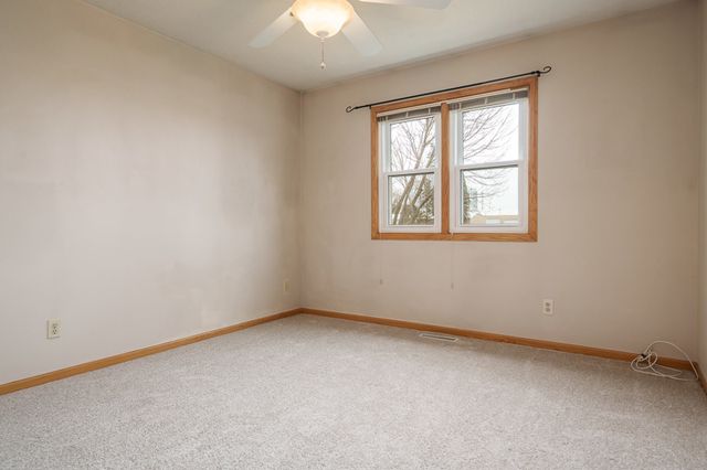 212 ROYAL Avenue, Belvidere, IL 61008