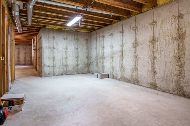 212 ROYAL Avenue, Belvidere, IL 61008