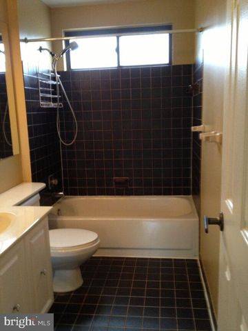 130 GRANITE HILL CT, Langhorne, PA 19047