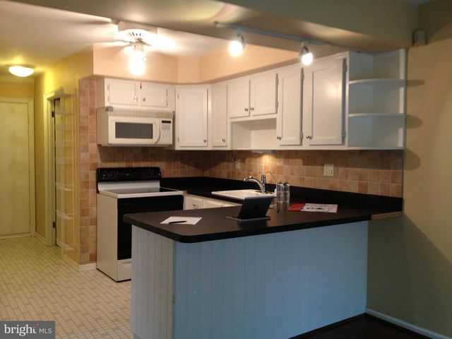 130 GRANITE HILL CT, Langhorne, PA 19047