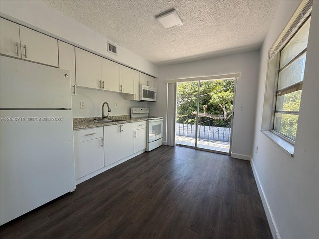 5954 NE 4th Court 6, Miami, FL 33137