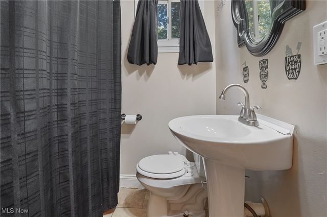 469 Lodi Street, Akron, OH 44305