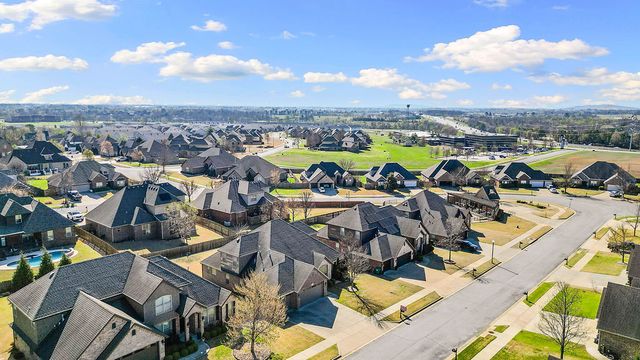 2512 S Horizon Boulevard, Rogers, AR 72758