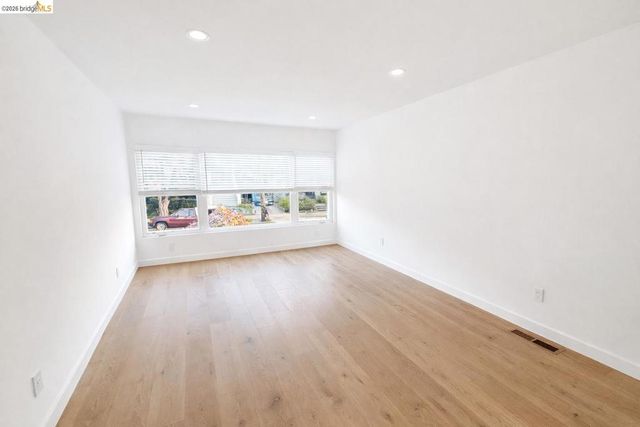 2045 Emerson St, Berkeley, CA 94703