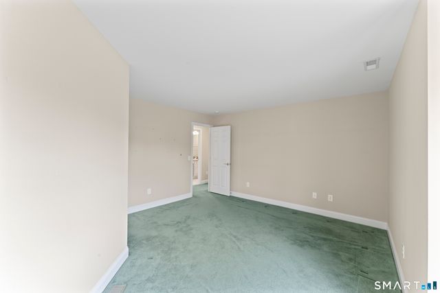 18 Spring Ridge Court 18, Danbury, CT 06811