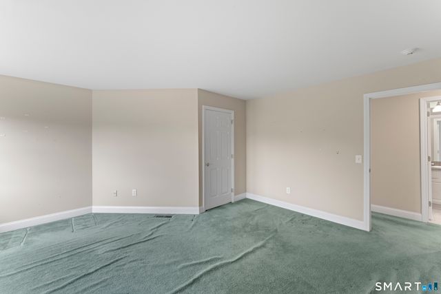 18 Spring Ridge Court 18, Danbury, CT 06811