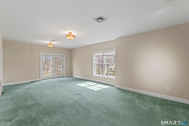 18 Spring Ridge Court 18, Danbury, CT 06811