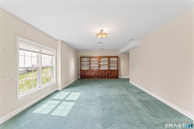 18 Spring Ridge Court 18, Danbury, CT 06811