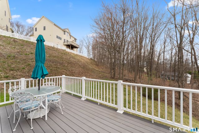 18 Spring Ridge Court 18, Danbury, CT 06811