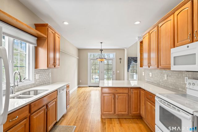 18 Spring Ridge Court 18, Danbury, CT 06811