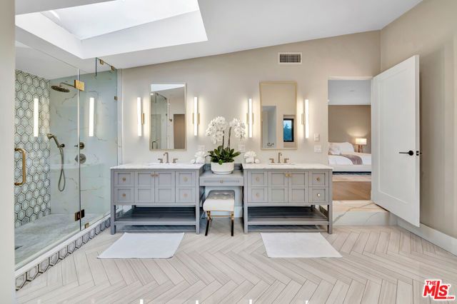 721 N Beverly Drive, Beverly Hills, CA 90210