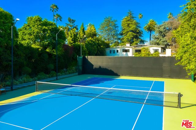 721 N Beverly Drive, Beverly Hills, CA 90210