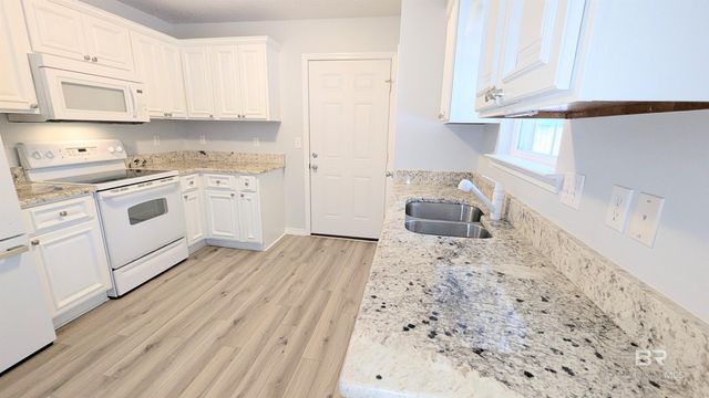 2758 Manuel Circle, Lillian, AL 36549
