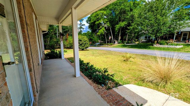2758 Manuel Circle, Lillian, AL 36549