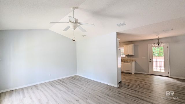 2758 Manuel Circle, Lillian, AL 36549