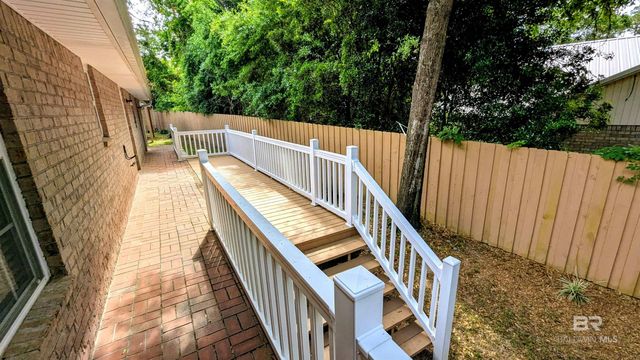 2758 Manuel Circle, Lillian, AL 36549