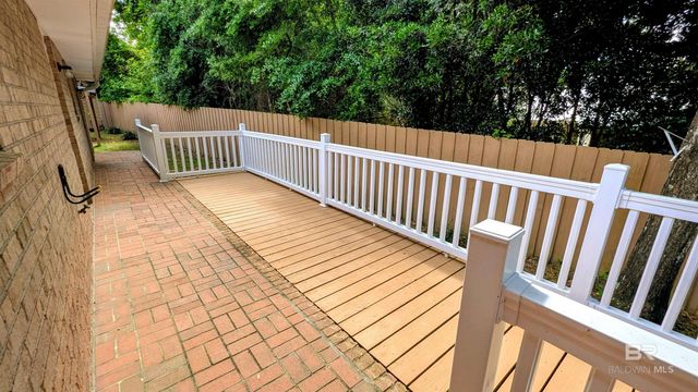 2758 Manuel Circle, Lillian, AL 36549
