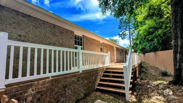 2758 Manuel Circle, Lillian, AL 36549