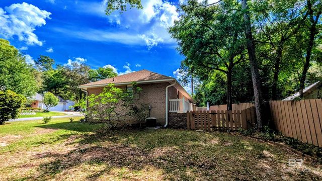 2758 Manuel Circle, Lillian, AL 36549