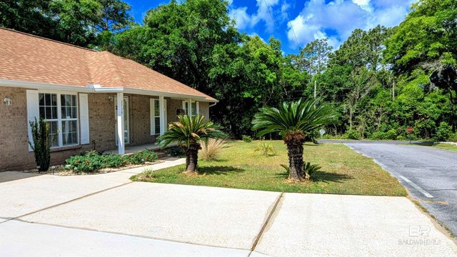 2758 Manuel Circle, Lillian, AL 36549