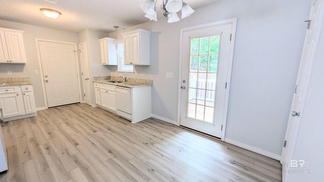 2758 Manuel Circle, Lillian, AL 36549