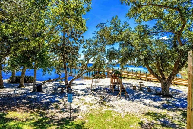 2758 Manuel Circle, Lillian, AL 36549